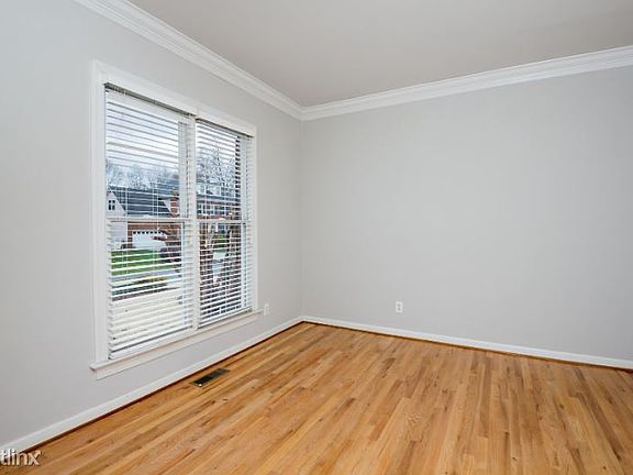 3rd image of 12425 Lazy Oak Ln