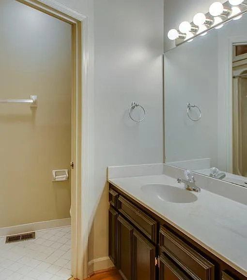2110 Portland Ave #201 — Photo 19