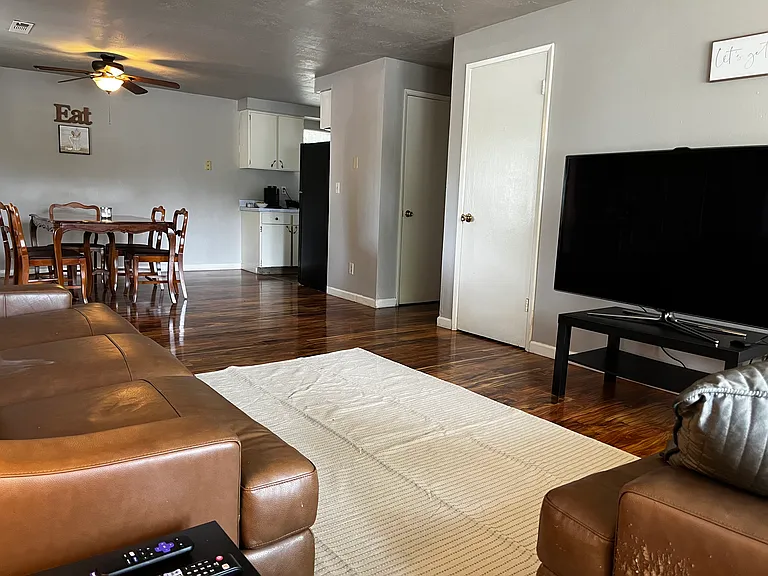 925 Olympic Ave — Photo 7