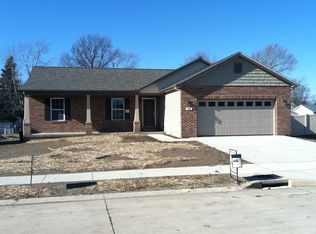 132 Gabrielle Cir, Bethalto, IL 62010