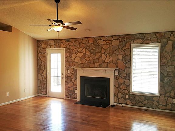 4th image of 3994 Pelham Dr