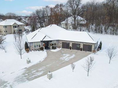 900 Woodcrest Heights Dr, Menasha, WI, 54952
