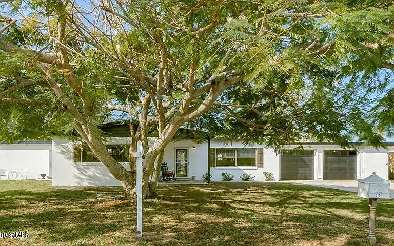 315 Kenzel Ct — Photo 1
