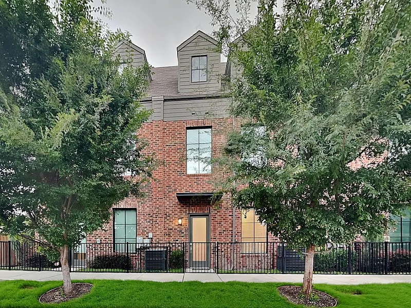 3 bed, 3.0 bath, 1861 sqft, $3,150 — Photo 1