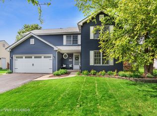 1879 Sheffield Ln, Geneva, IL 60134