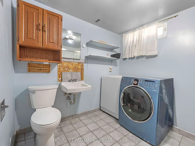 35 Eugene St — Photo 32