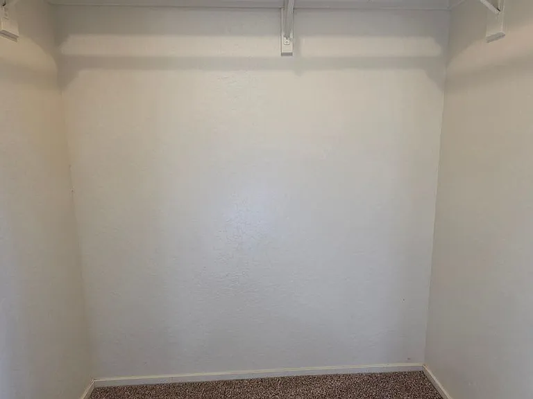 21511 American River Dr — Photo 13