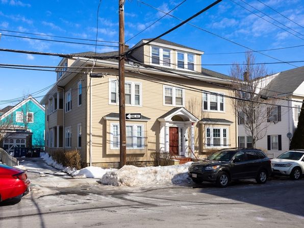 33 Harbor St, Salem, MA 01970