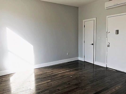 4th image of 272 W 139th St Floor 4