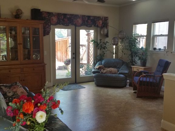 Living Room w/cork floor