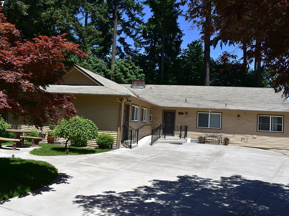 1st image of 13208 NE Village Green Dr