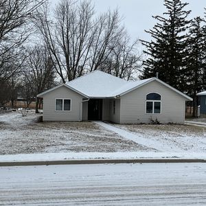 616 Main St, West Concord, MN, 55985