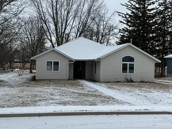 616 Main St, West Concord, MN 55985