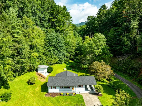 937 Robinson Hollow Ln, Mountain City, TN 37683