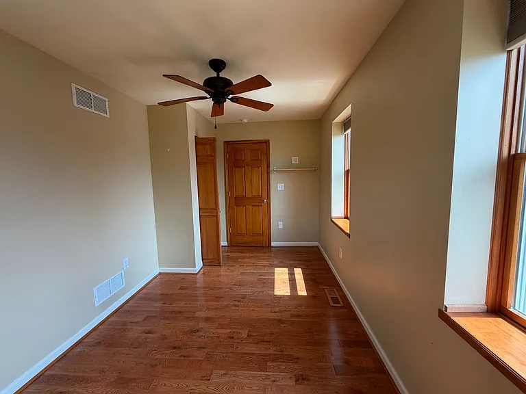 214 Grape St — Photo 12