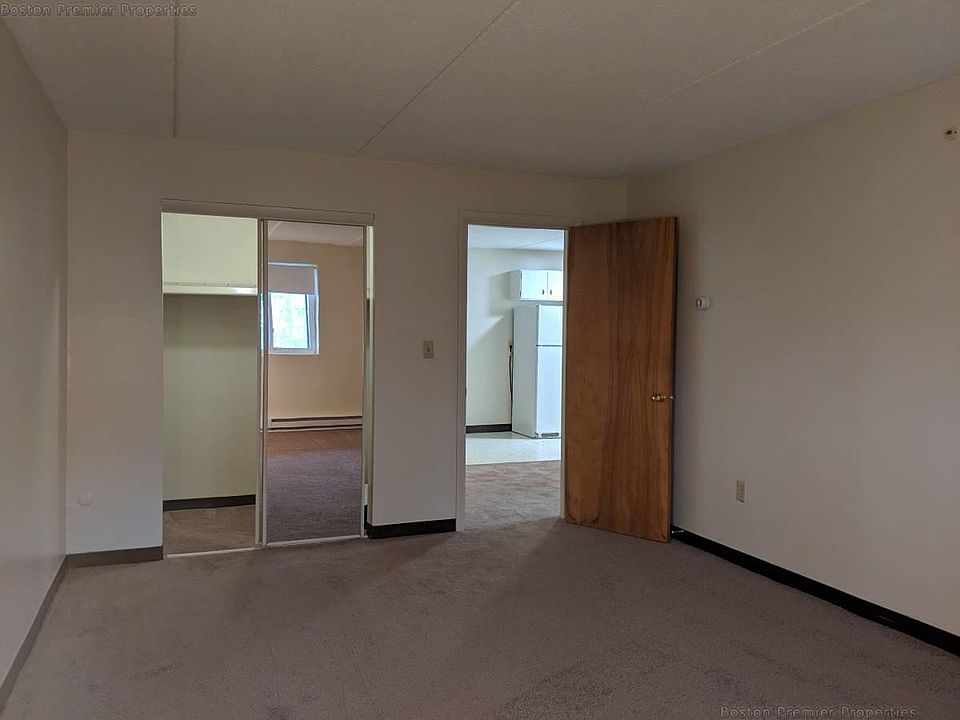 1st image of 176 Presidents Ln APT 310