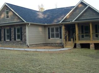 107 Sassafras Ln, Lake City, TN 37769