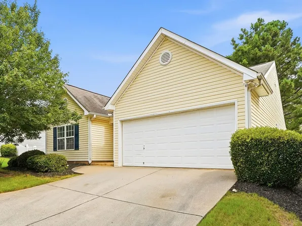 363 Greystone Pkwy, Hiram, GA 30141