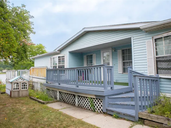 48584 Lakeview Cir, Shelby Township, MI 48317