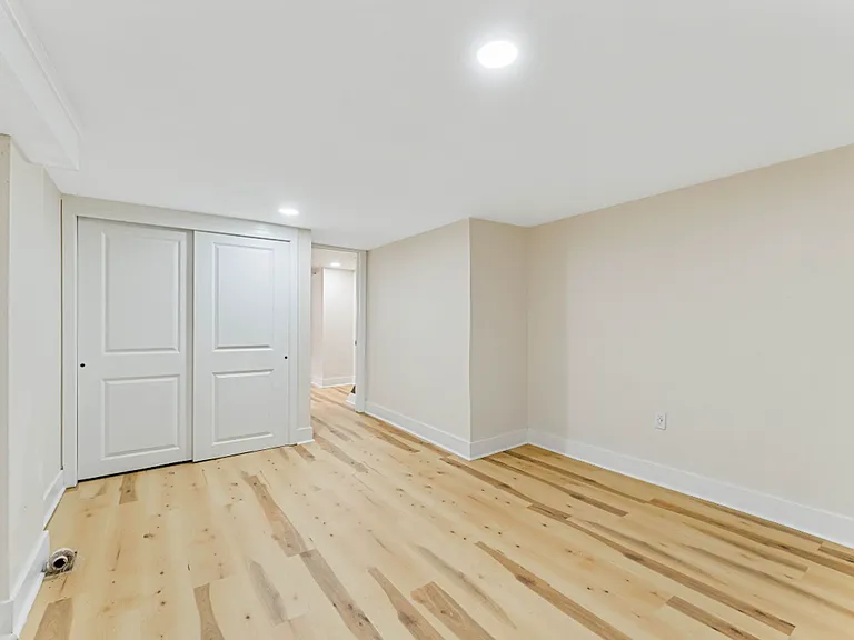 2066 Eastburn Ave — Photo 23