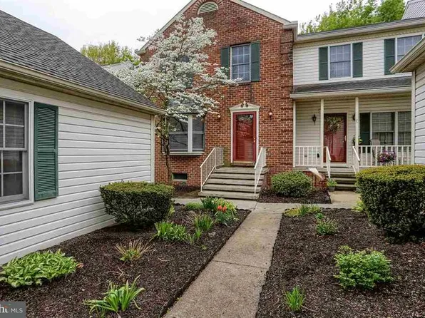 2045D Raleigh Rd, Hummelstown, PA 17036