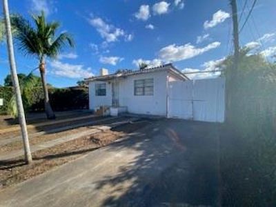 25 NW 50th Ave, Miami, FL, 33126