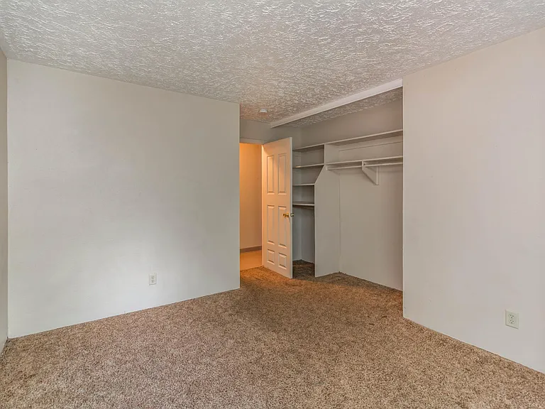 Brentwood Apartments: Three Bedroom Apartment