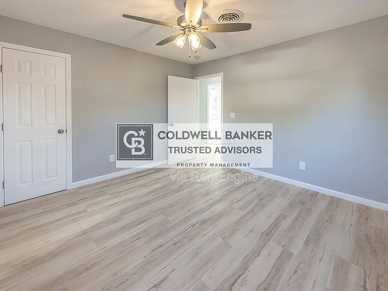 5409 Avenue D — Photo 7