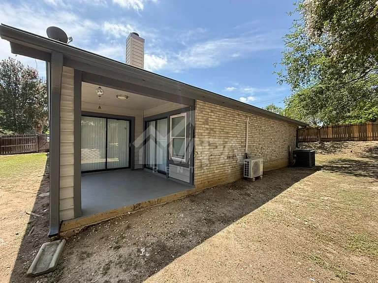 9840 Logans Ridge Dr — Photo 17