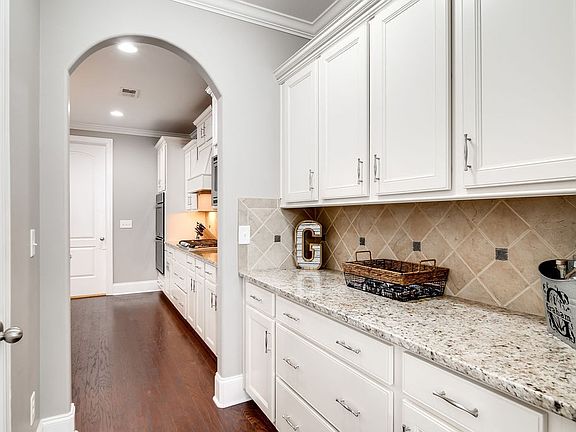 3rd image of 1036 Vinings Blvd