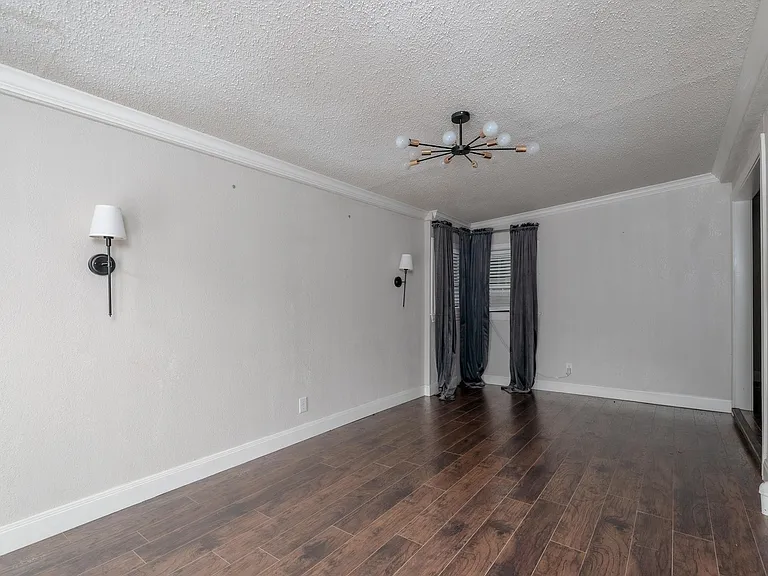 3042 S 28th St — Photo 23