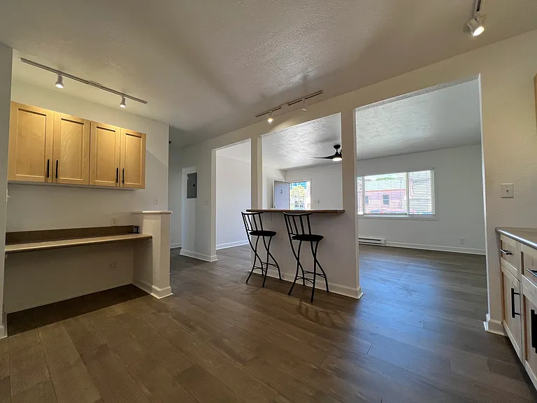 221 Laurel St #3 — Photo 6