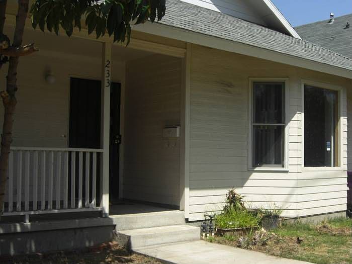 233 W. 7th Exterior 2