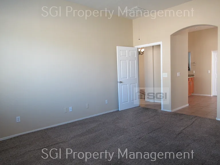 8860 W Frier Dr — Photo 10