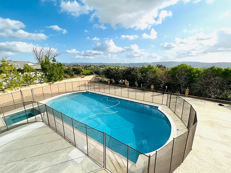 19044 Summit Ridge Dr — Photo 2