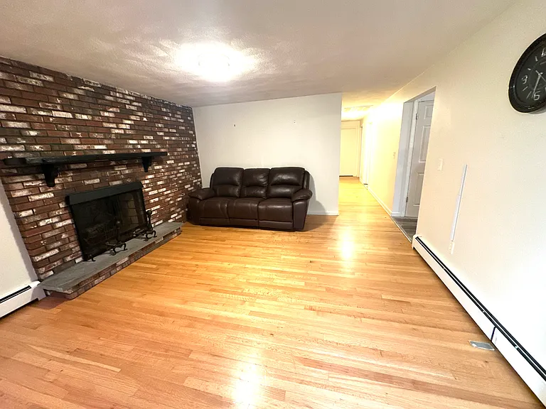 8 Ashby St — Photo 5