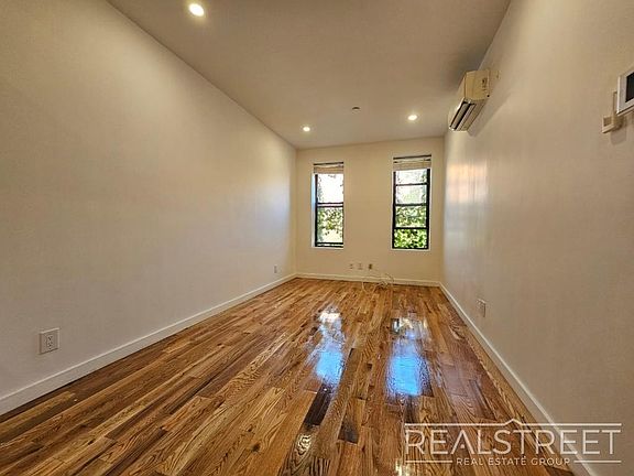 2nd image of 453 Irving Ave #2B