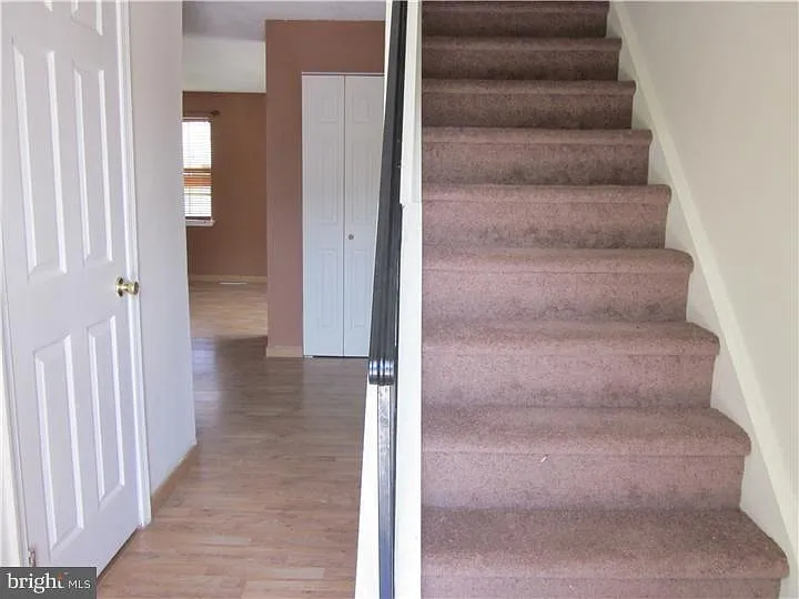 157 Channing Dr — Photo 2