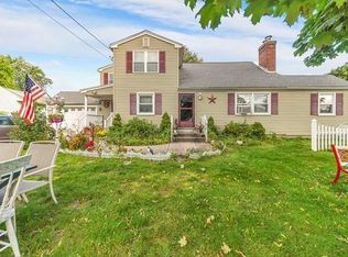 34 Wellfleet Dr, West Springfield, MA 01089