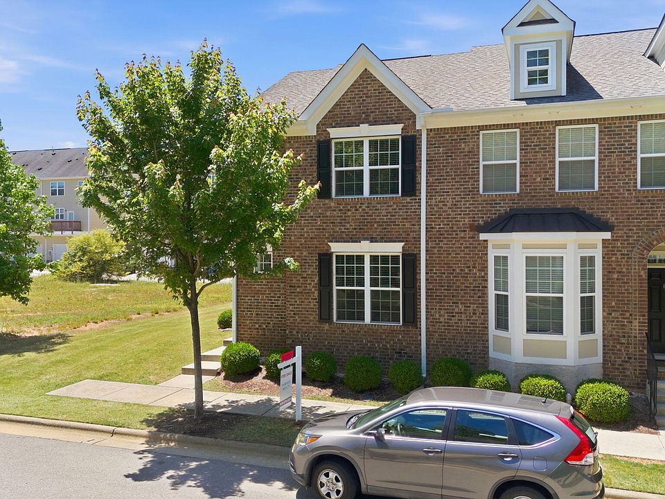 1st image of 106 Spring Pine Ln