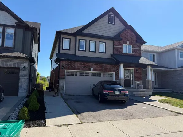 11 Castlebay St, Kitchener, ON N2R 0G6