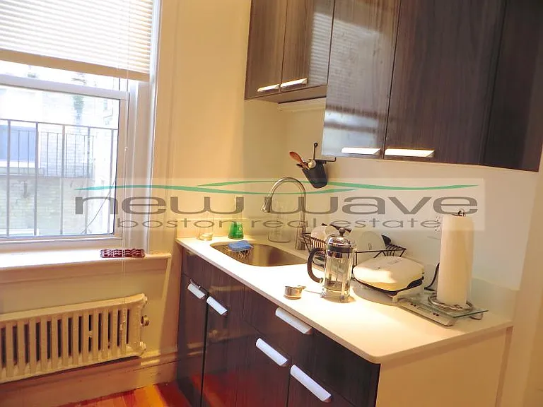 32 Queensberry St #12 — Photo 9