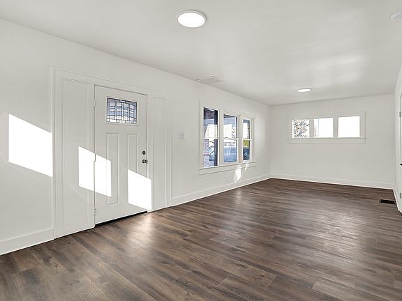 5th image of 2645 Collier St