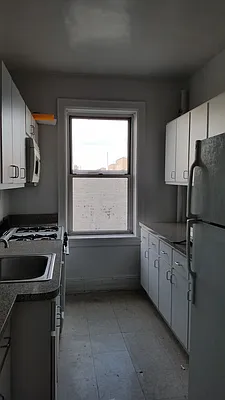 Rented by Aidonis Realty | media 10