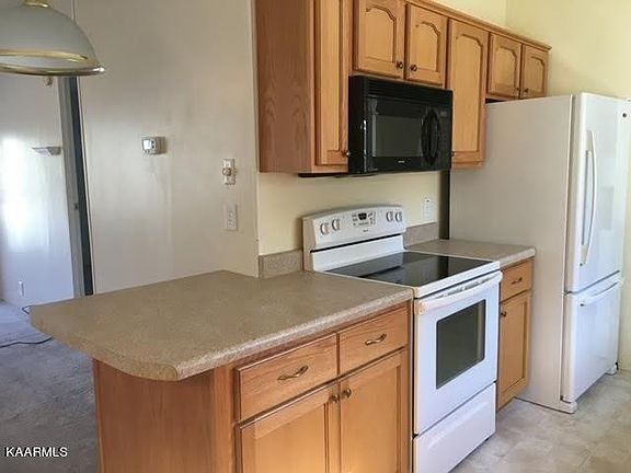 4th image of 120 Hampshire Ln