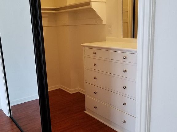 4th image of 801 Gramercy Dr APT 106
