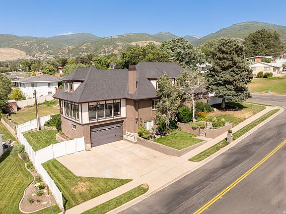 3rd image of 861 E Millbrook Way
