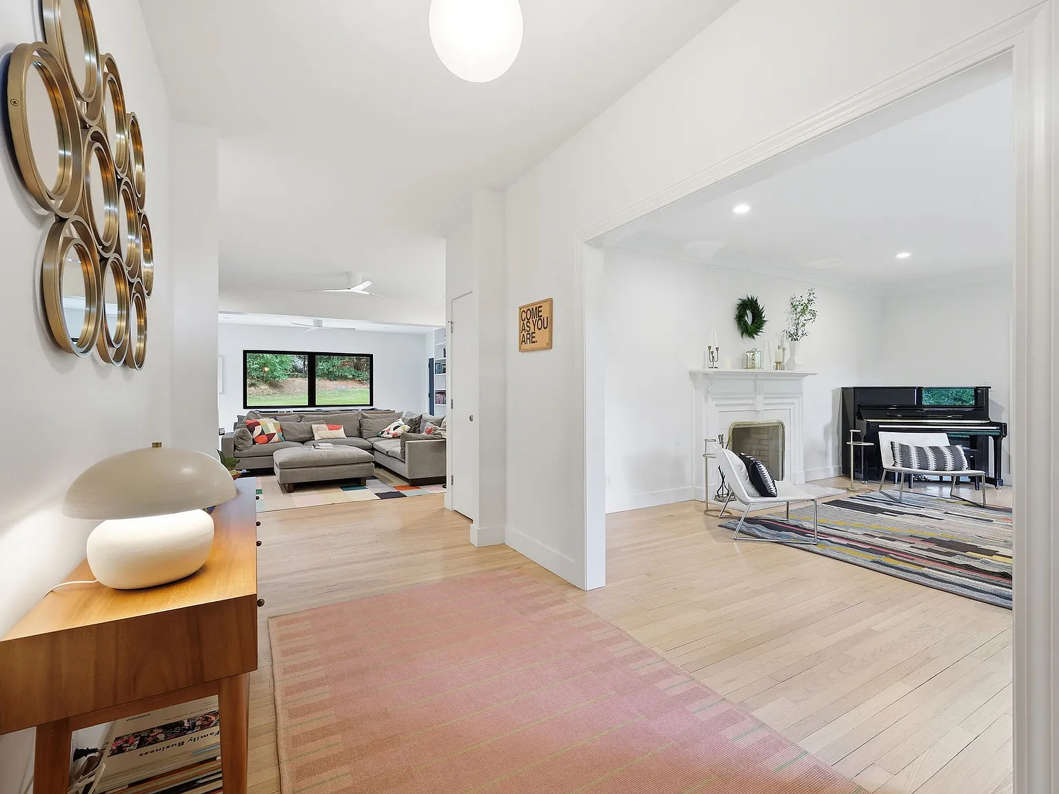 5 bed, 4.5 bath, 4009 sqft, $6,495 — Photo 2
