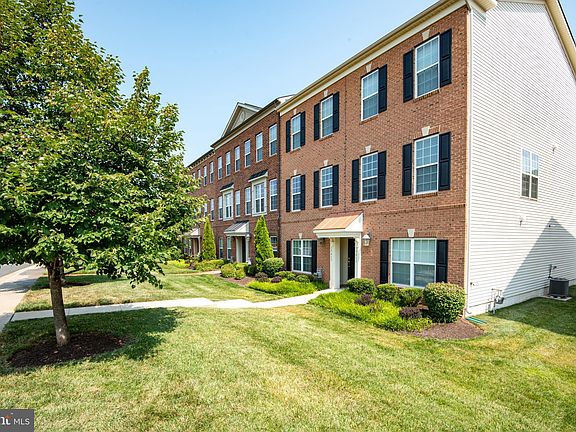 3rd image of 15413 Rosemont Manor Dr