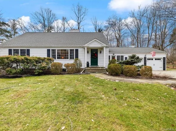 33 White Birch Road, Ridgefield, CT 06877